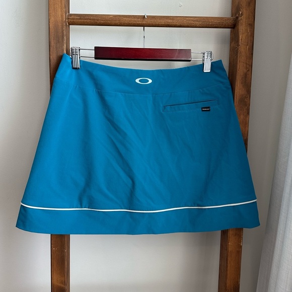 Oakley Golf Skort with built in shorts and high rise - Picture 3 of 8